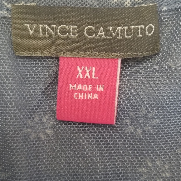 Vince Camuto Ditsy Floral Showers Top in XXL - Picture 5 of 7